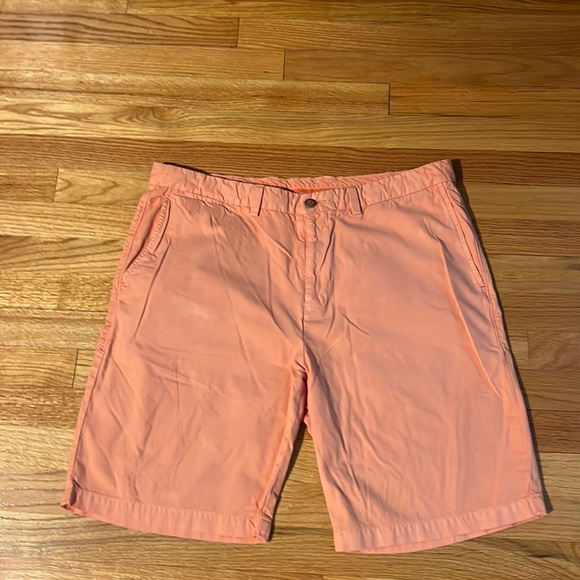 Tommy Bahama Shorts - Picture 1 of 3